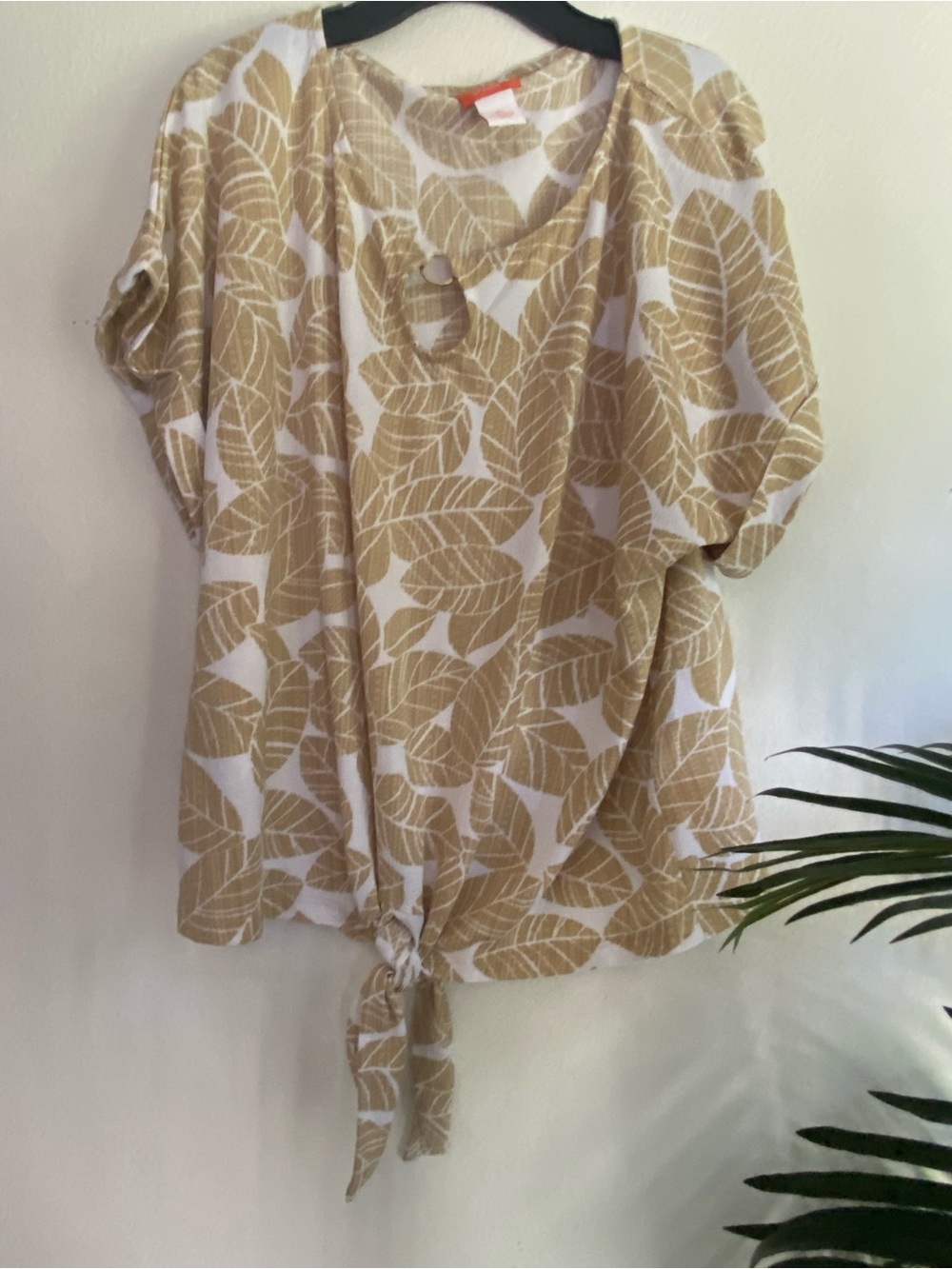 hearts of palm Beige and White Leaf-Print Tie-Hem Blouse